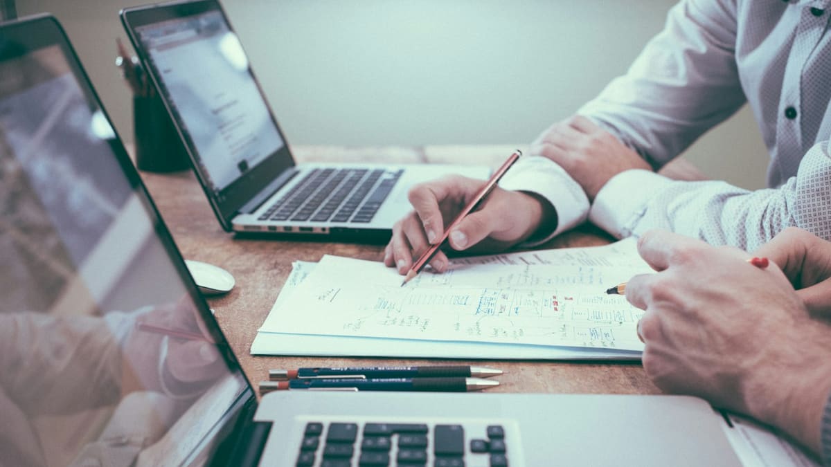 How to Start a Business While Working Full Time
